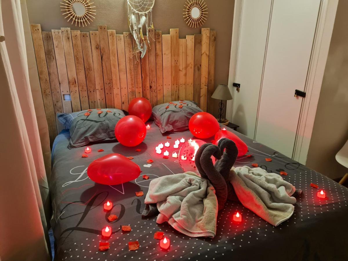 Les bulles médiévales - Appartement dédié au bien être avec Spa et Sauna - Netflix et Wifi - Climatisation Carcassonne Esterno foto