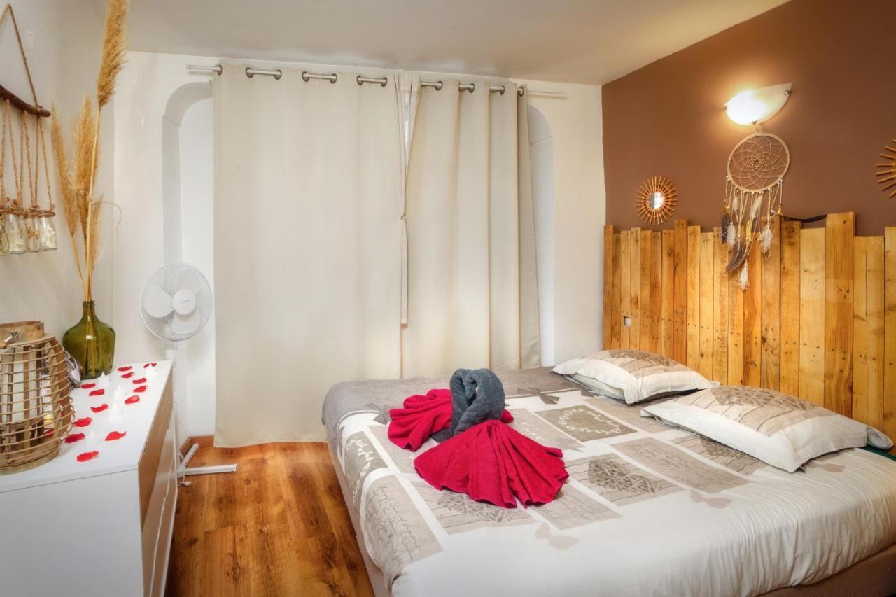 Les bulles médiévales - Appartement dédié au bien être avec Spa et Sauna - Netflix et Wifi - Climatisation Carcassonne Esterno foto