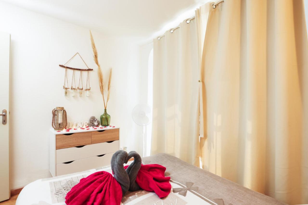 Les bulles médiévales - Appartement dédié au bien être avec Spa et Sauna - Netflix et Wifi - Climatisation Carcassonne Esterno foto